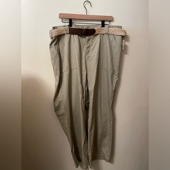 Mountain Lake women Pants - Mountain Lake women size 20 khaki pants with belt NWT
